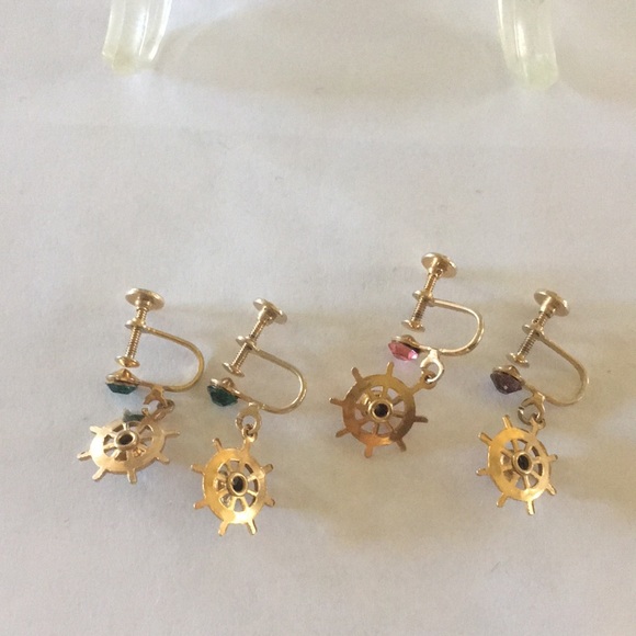 Beautiful screw back earring - Picture 5 of 5